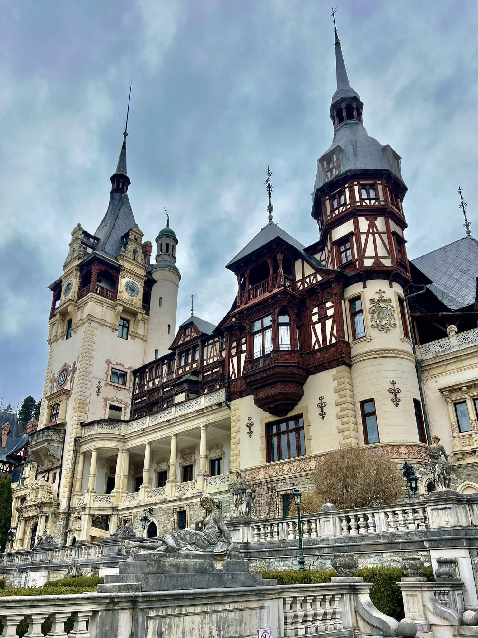 Peleș Castle – German Royal Innovation in the Carpathians 🇷🇴