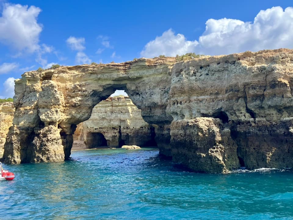 Azure Waters and Hidden Caves: A Weekend in Albufeira and Benagil 🇵🇹
