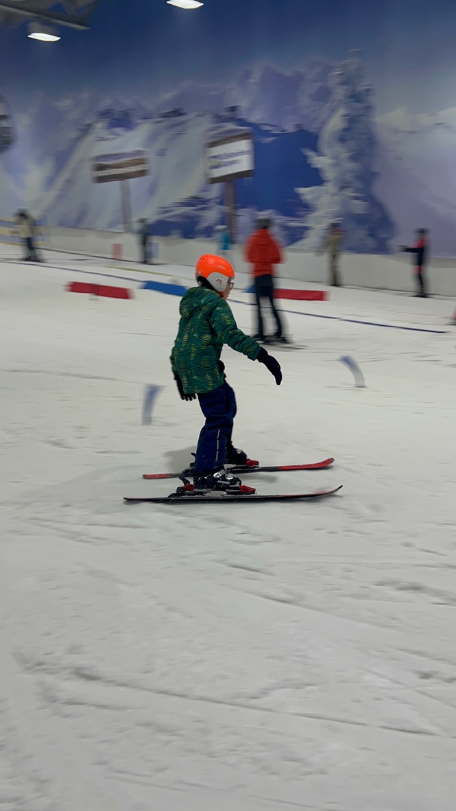 Skiing in Neuss and Savoring Japan in Düsseldorf 🇩🇪