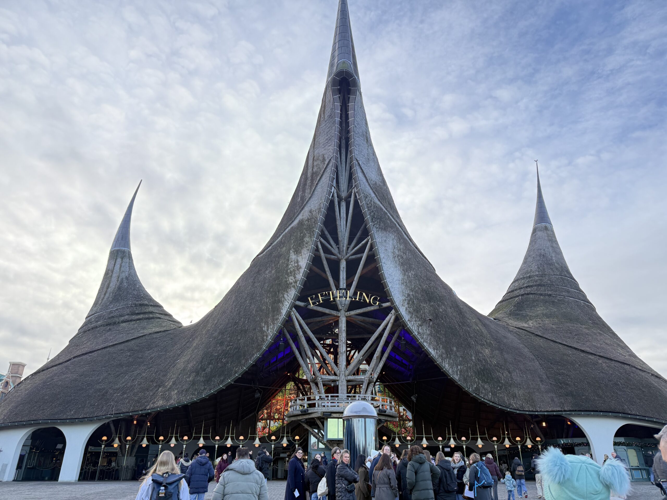 A Day at Efteling: Kicking Off a Long Weekend 🇳🇱