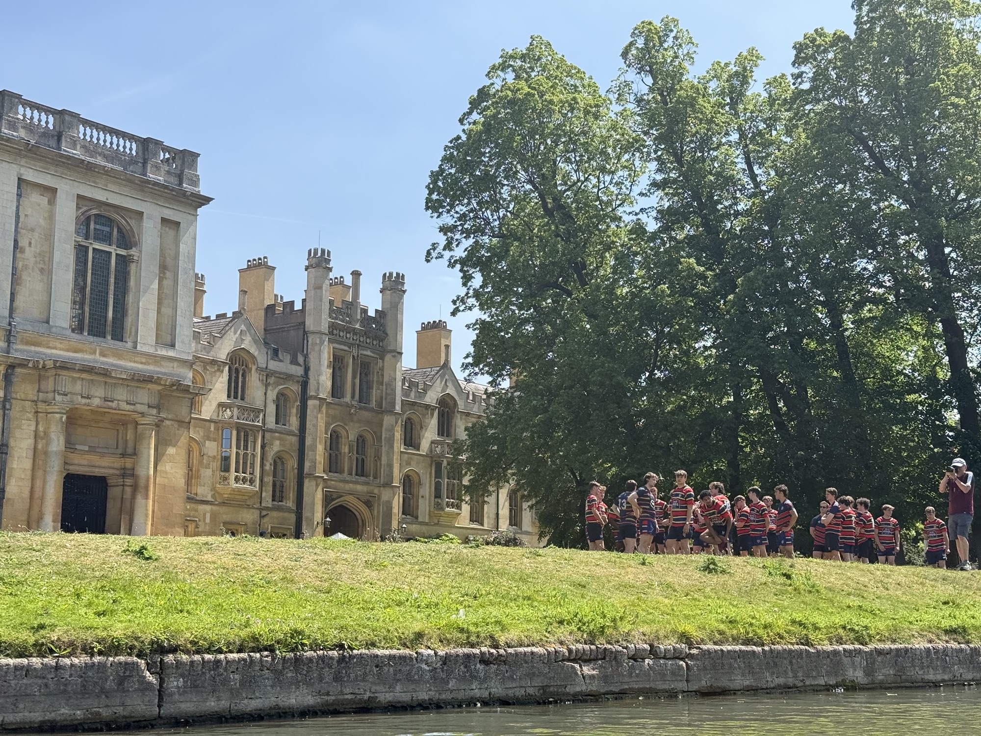 Punting and Pubs: One Last Stop in Cambridge ๐ฌ๐ง