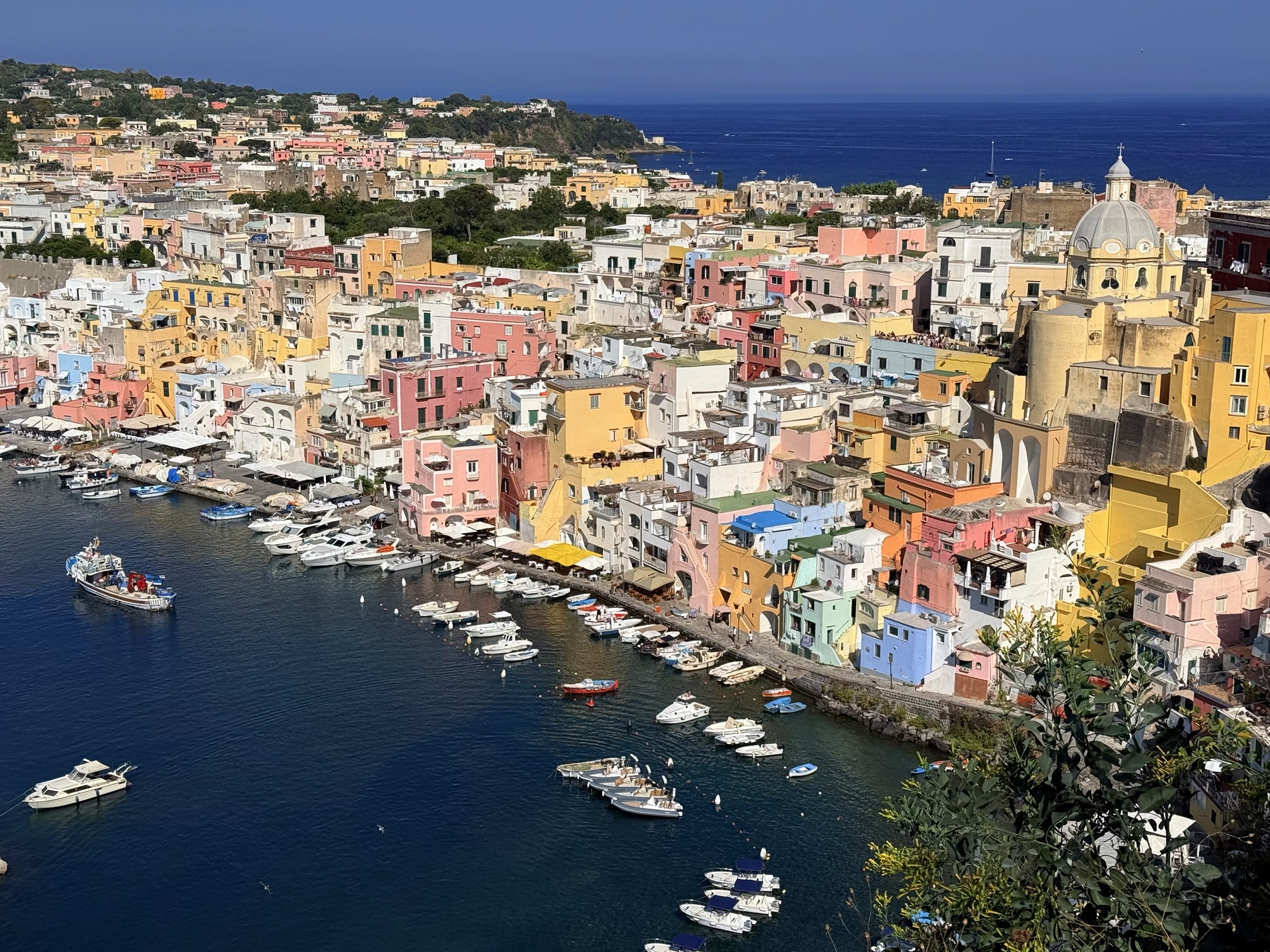 Day 2: Morning Heights, Island Traversals, and Local Feasts in Procida ๐ฎ๐น